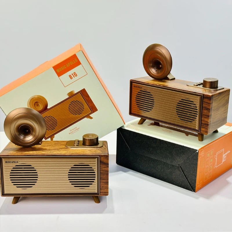 mini radio e vogël e vjetër prej druri e bërë me dizajn retro vintage prej druri